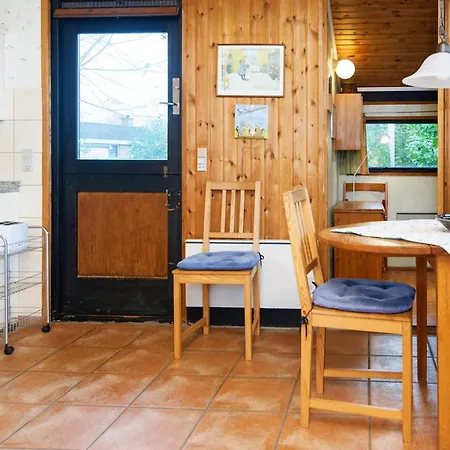 6 Person In Sydals-by Traum