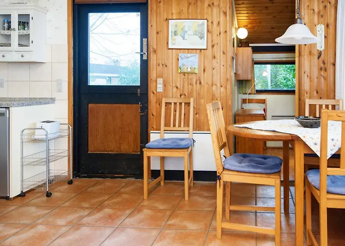 6 Person In Sydals-by Traum